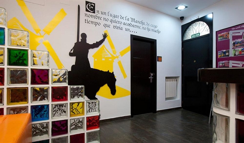 Imagen de los interiores del Hotel Jc Rooms Santa Ana. Foto 16