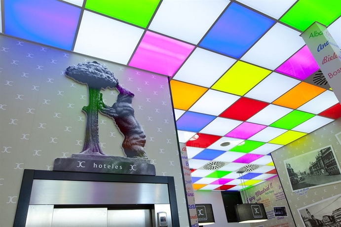 Imagen de los interiores del Hotel Jc Rooms Santo Domingo. Foto 15