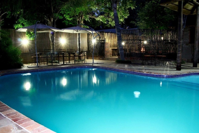 Imagen de la piscina del Hotel J'cups Guest House. Foto 12