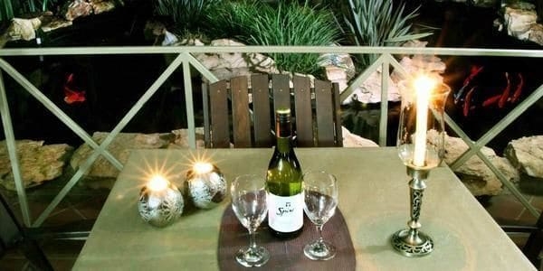 Imagen del bar/restaurante del Hotel J'cups Guest House. Foto 3