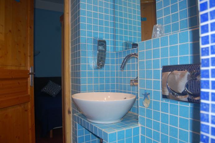 Imagen de la habitación del Hotel Jean Bart. Foto 5