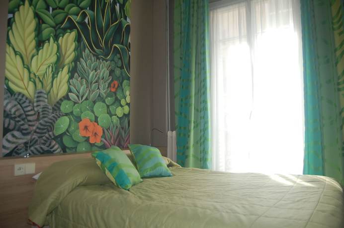 Imagen de la habitación del Hotel Jean Bart. Foto 13