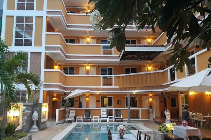 Imagen de la piscina del Hotel Jean Boutique Pattaya. Foto 11