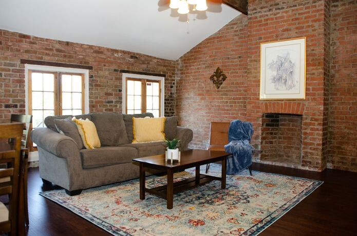 Imagen de la habitación del Hotel Jean Lafitte House. Foto 10