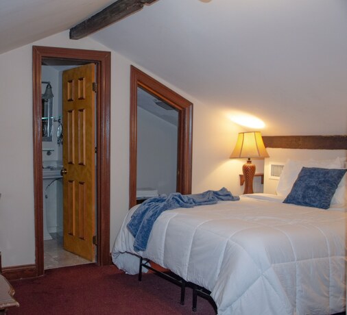 Imagen de la habitación del Hotel Jean Lafitte House. Foto 11