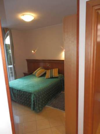 Imagen de la habitación del Hotel Jean Marie. Foto 9