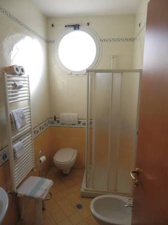 Imagen de la habitación del Hotel Jean Marie. Foto 11