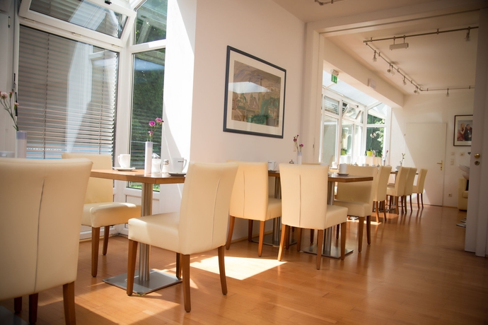 Imagen del bar/restaurante del Hotel Jedermann, Salzburgo. Foto 2