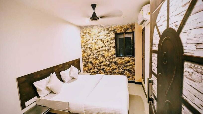 Imagen de la habitación del Hotel Jee. Foto 15