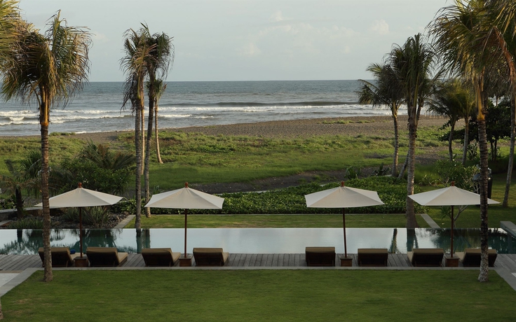 Imagen de la piscina del Hotel Jeeva Saba Bali. Foto 13