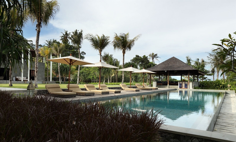 Imagen de la piscina del Hotel Jeeva Saba Bali. Foto 15