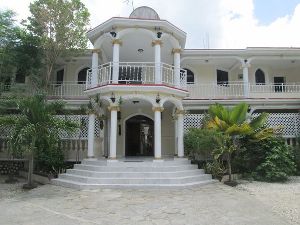 Imagen de los exteriores del Hotel Jeffel. Foto 10