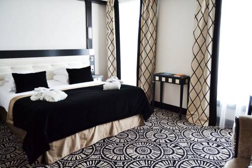 Imagen de la habitación del Hotel Jehan De Beauce. Foto 9