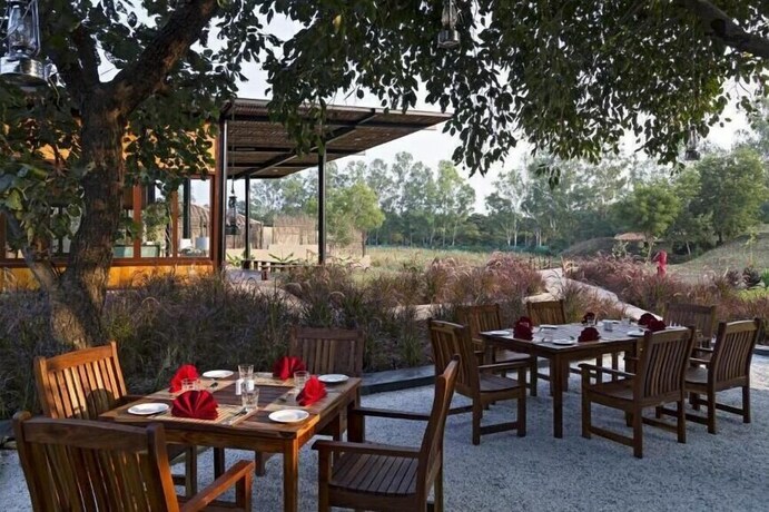 Imagen del bar/restaurante del Hotel Jehan Numa Retreat. Foto 18