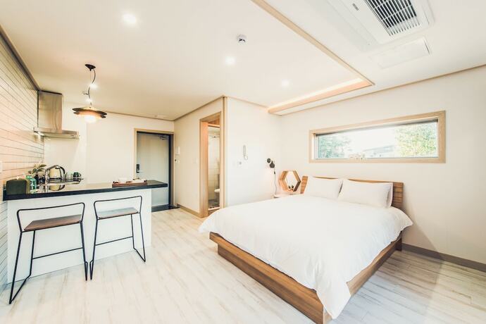 Imagen de la habitación del Hotel Jeju Abientot. Foto 4