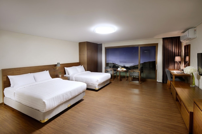 Imagen de la habitación del Hotel Jeju Aerospace. Foto 17