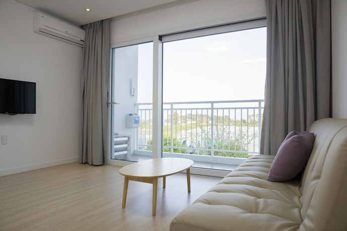 Imagen de la habitación del Hotel Jeju Baraki. Foto 14