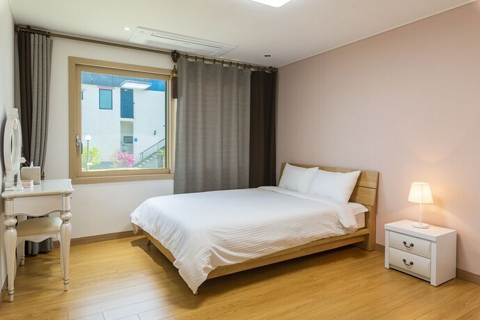 Imagen de la habitación del Hotel Jeju Blue and Sea. Foto 22
