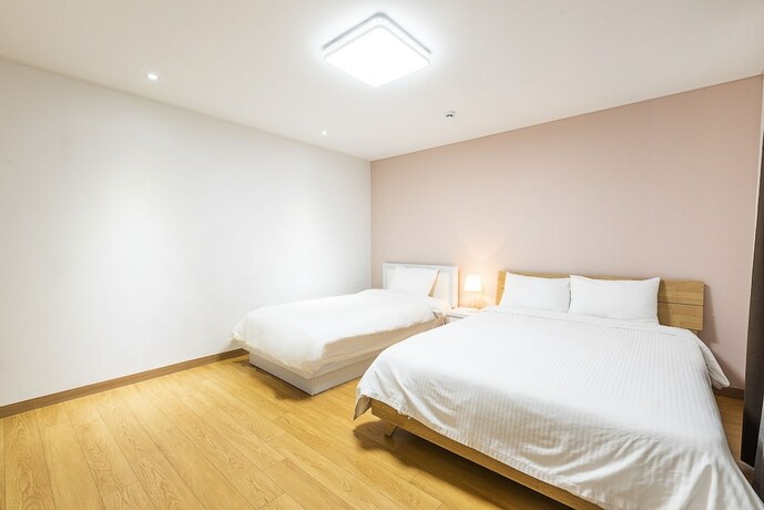 Imagen de la habitación del Hotel Jeju Blue and Sea. Foto 25