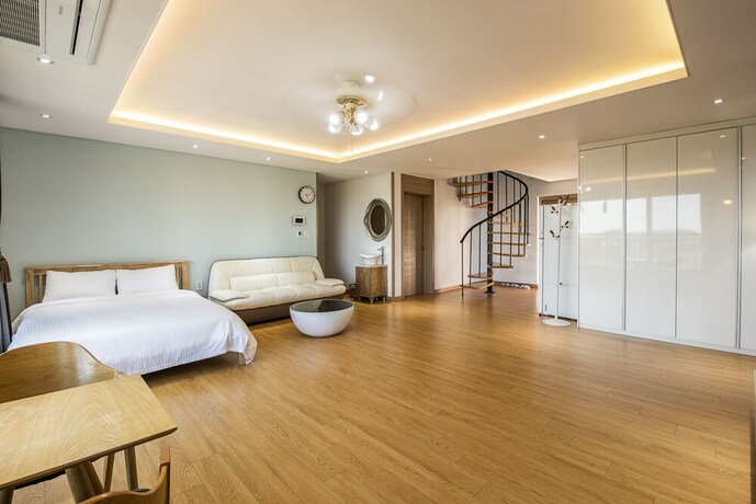 Imagen de la habitación del Hotel Jeju Blue and Sea. Foto 35