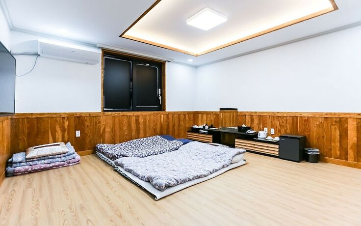Imagen de la habitación del Hotel Jeju City Hall. Foto 13
