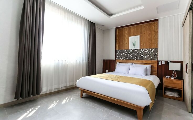 Imagen de la habitación del Hotel Jeju City Hall. Foto 15
