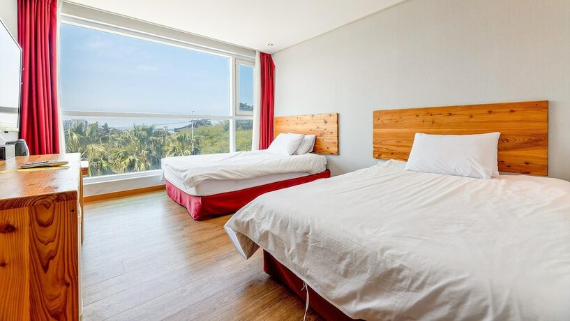 Imagen de la habitación del Hotel Jeju Dodubong. Foto 14
