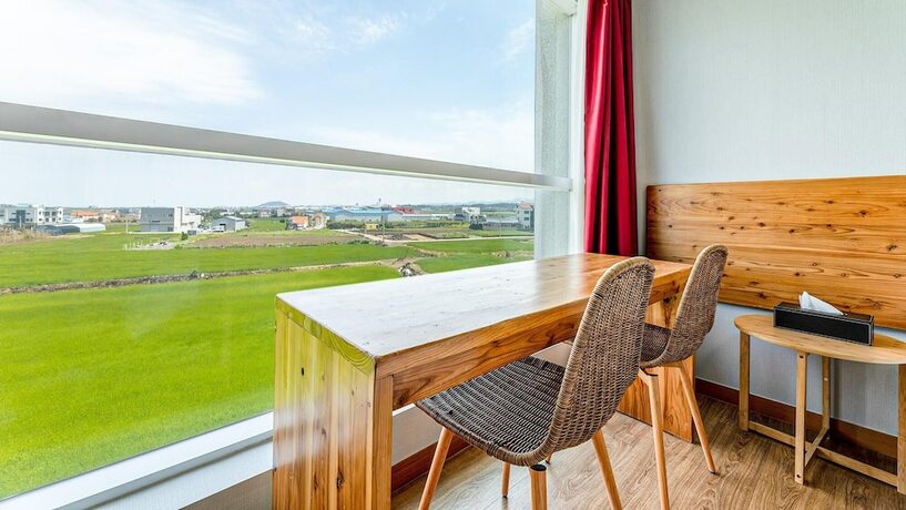 Imagen de la habitación del Hotel Jeju Dodubong. Foto 15