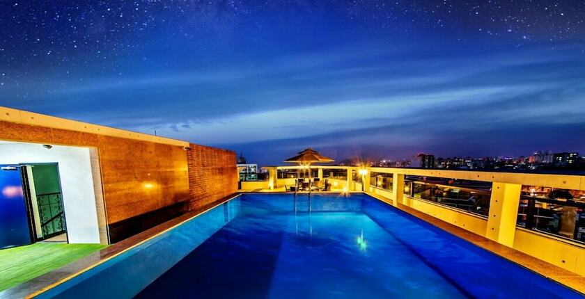 Imagen de la piscina del Hotel Jeju Galaxy. Foto 29