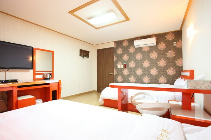 Imagen de la habitación del Hotel Jeju Happy. Foto 33
