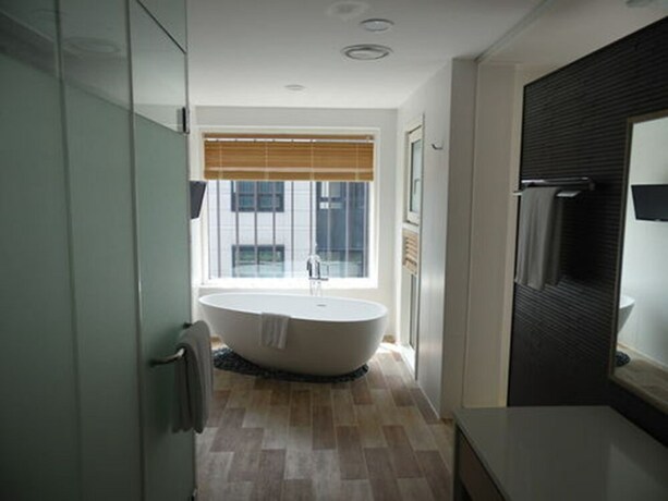 Imagen de la habitación del Hotel Jeju Healthcare Town Resort. Foto 37