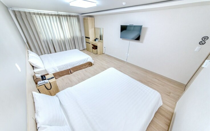 Imagen de la habitación del Hotel Jeju Jungmun J Hill. Foto 4