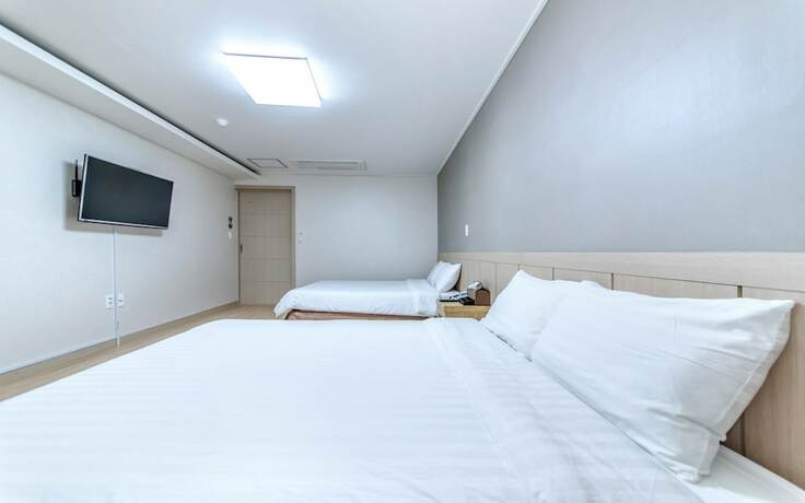 Imagen de la habitación del Hotel Jeju Jungmun J Hill. Foto 7