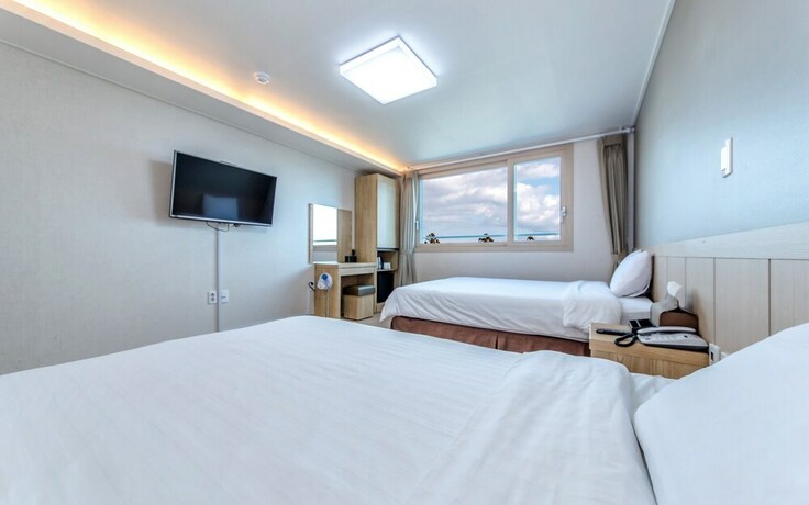 Imagen de la habitación del Hotel Jeju Jungmun J Hill. Foto 12