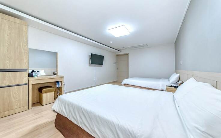 Imagen de la habitación del Hotel Jeju Jungmun J Hill. Foto 13
