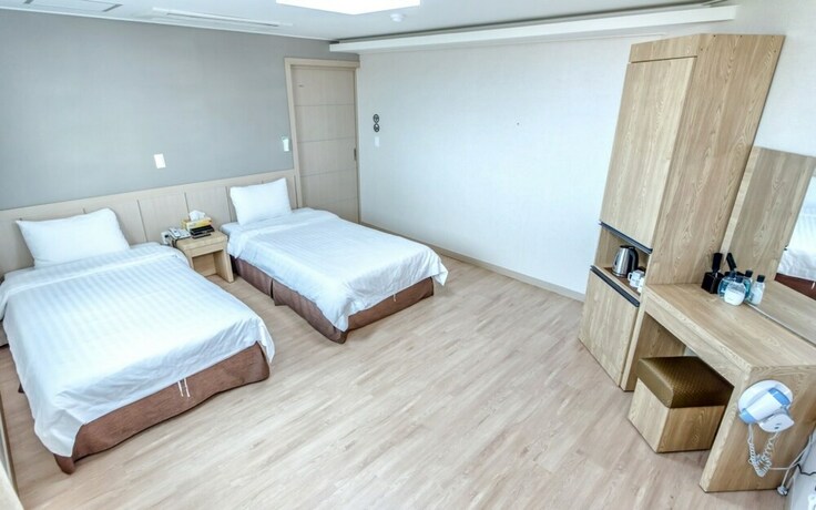 Imagen de la habitación del Hotel Jeju Jungmun J Hill. Foto 14