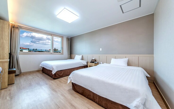 Imagen de la habitación del Hotel Jeju Jungmun J Hill. Foto 15