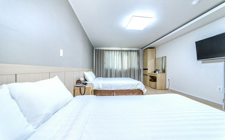 Imagen de la habitación del Hotel Jeju Jungmun J Hill. Foto 16