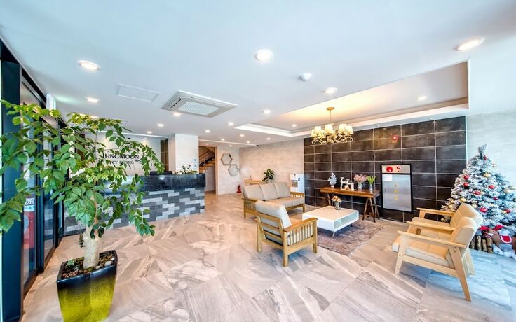 Imagen de los interiores del Hotel Jeju Jungmun J Hill. Foto 19