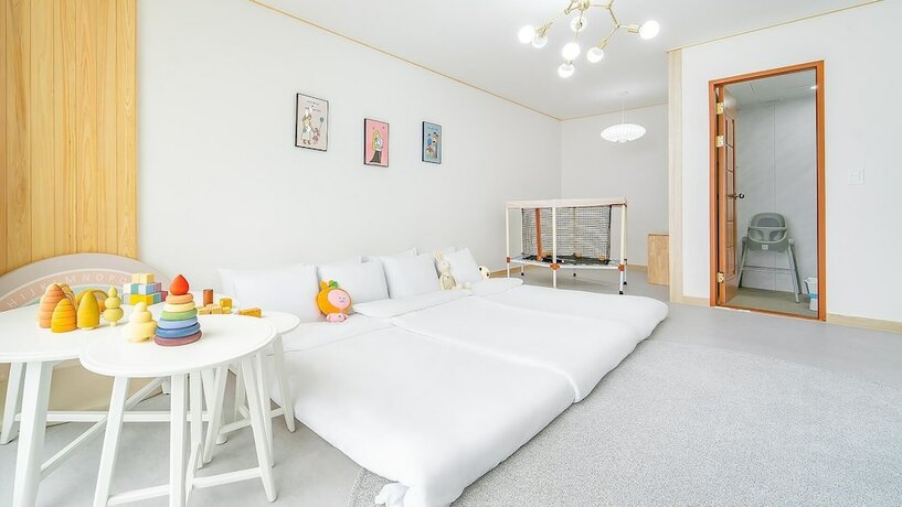 Imagen general del Hotel Jeju Kidsgajok Badatgahauseu. Foto 9