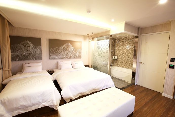 Imagen de la habitación del Hotel Jeju Lux. Foto 16