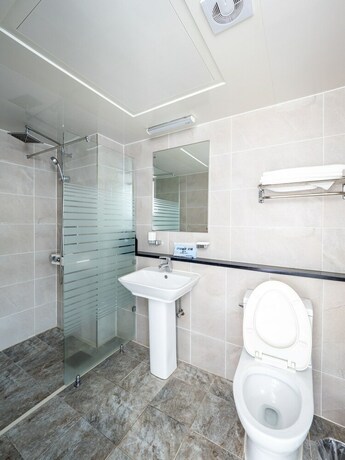 Imagen de la habitación del Hotel Jeju Moseulpo. Foto 22