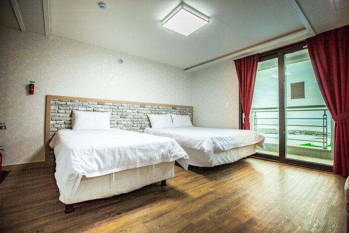 Imagen de la habitación del Hotel Jeju Moseulpo. Foto 27