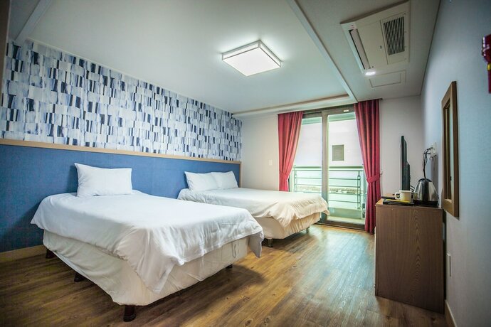 Imagen de la habitación del Hotel Jeju Moseulpo. Foto 28