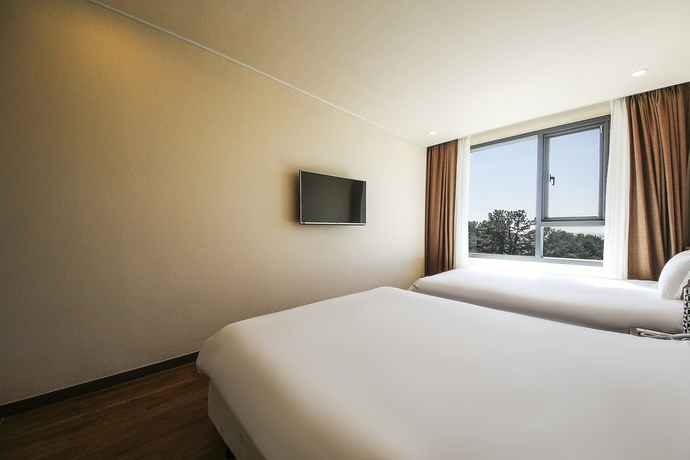 Imagen de la habitación del Hotel Jeju Ocean Blue. Foto 7