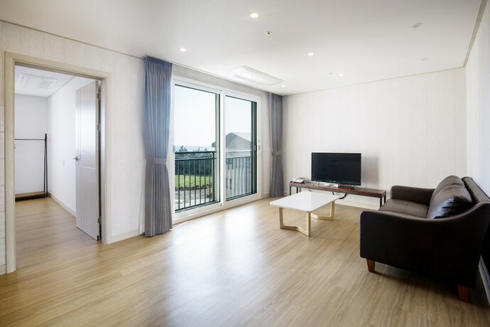 Imagen de la habitación del Hotel Jeju Ocean Square Resort. Foto 22