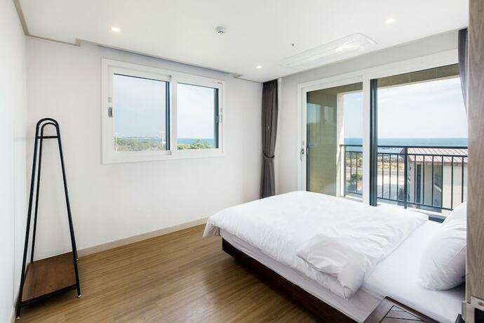 Imagen de la habitación del Hotel Jeju Ocean Square Resort. Foto 34
