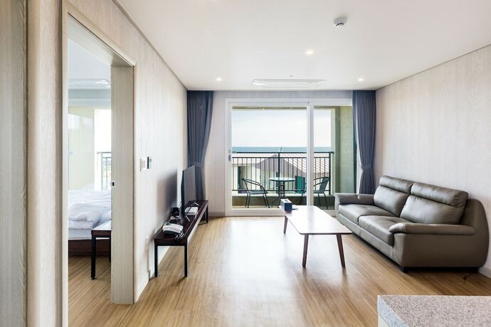 Imagen de la habitación del Hotel Jeju Ocean Square Resort. Foto 37