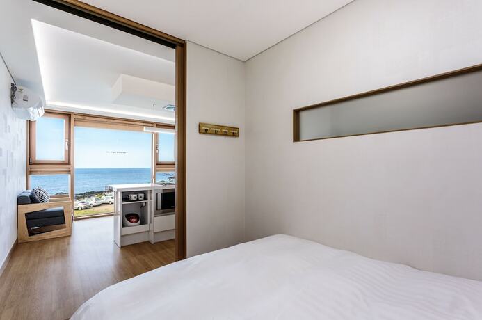 Imagen general del Hotel Jeju Ollero. Foto 10
