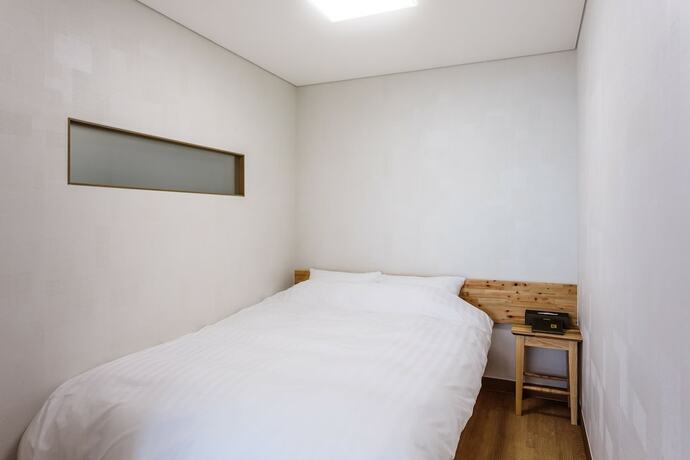 Imagen general del Hotel Jeju Ollero. Foto 12